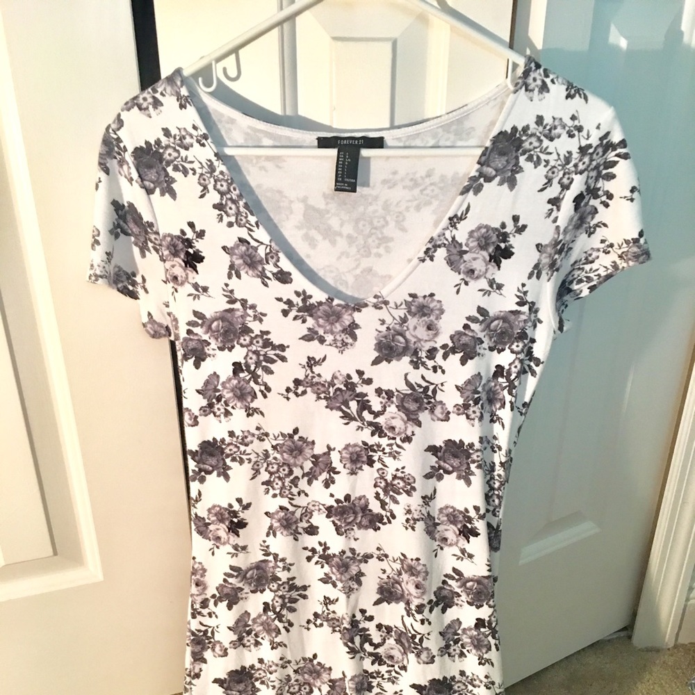 Floral Dress (runs SM/med) forever 21 bodycon